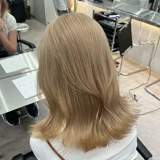 ミディアム カラー ミルクティーベージュ /sara💛のヘアスタイル