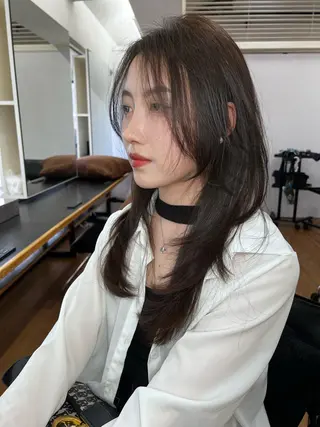 セミロング 🇨🇳ワンホンヘア 下田鉄也のヘアスタイル