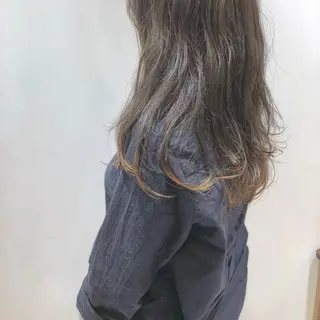 ロング カラー 江原 彩華のヘアスタイル