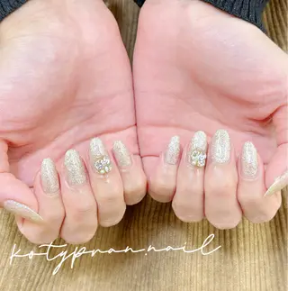 ネイル Mona【パラジェル ・長さ出し専門店】のネイルデザイン