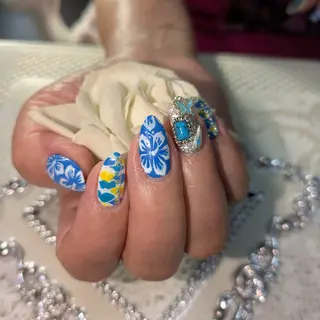 ネイル エステとネイル ローズコンフォートのネイルデザイン