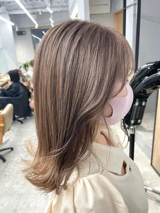 ミディアム SAEKI【ior 】北千住店ブリーチのヘアスタイル