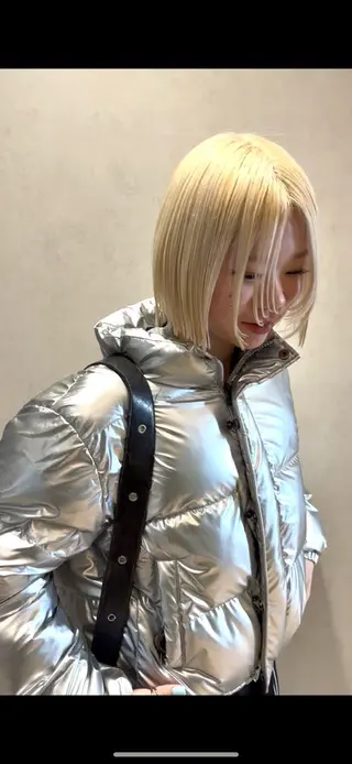 ショート 響 インナーカラー イヤリングカラーのヘアスタイル