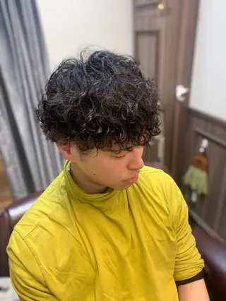 ミディアム パーマ メンズ カットモデル募集 いさかのヘアスタイル