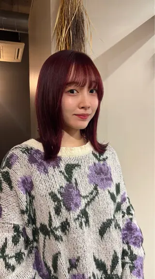 カラー 🌷花屋併設🌷 岡本明日実のヘアスタイル