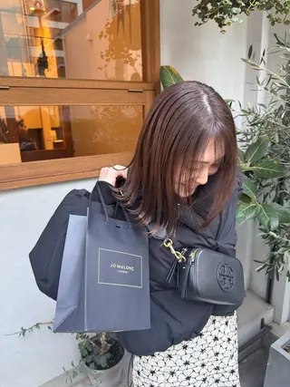 ミディアム カラー ENIF　大島 芽生のヘアスタイル