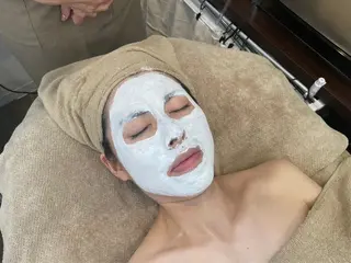 XXXY'S　COLOR FEEL　facial & nail所属・サイズカラーフィール おまみのエステ・リラクイメージ
