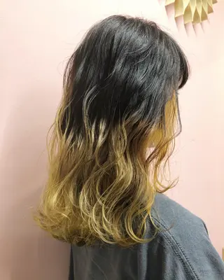 セミロング REVE所属・TAKU 美容師のヘアスタイル