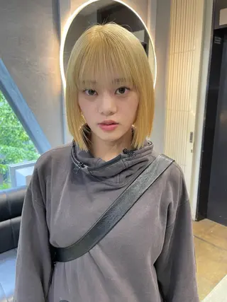 ミディアム カラー TATSUブリーチ/ ミルクティーベージュのヘアスタイル