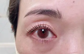 マツエク・マツパ Frau eyelash&eyebrow所属・Frau 清水のマツエク・マツパデザイン