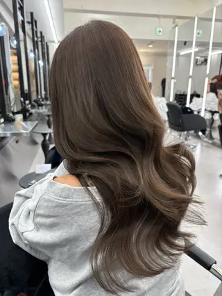 ロング カラー 堀江/透明感 ベージュ/白川幸太のヘアスタイル