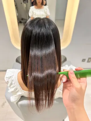 ミディアム 堀 日次のヘアスタイル