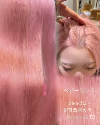 ロング カラー 肌に馴染むハイトーン /ミルクティーカラーのヘアスタイル