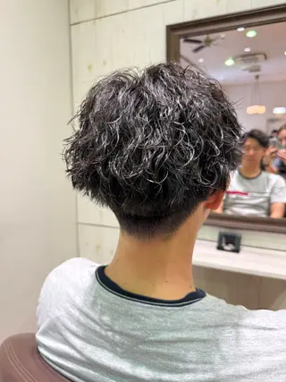 ショート パーマ メンズ 溝口 槙里也のヘアスタイル