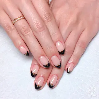 ネイル THECOLORS所属・近貞 莉奈のネイルデザイン