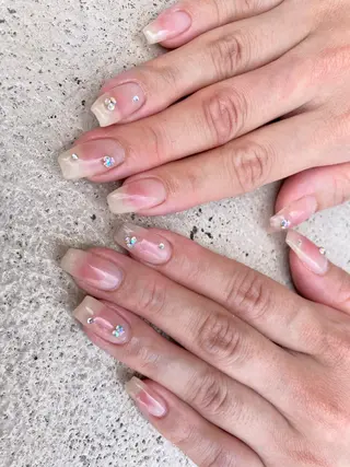ミディアム ネイル ✴︎ Delightのネイルデザイン
