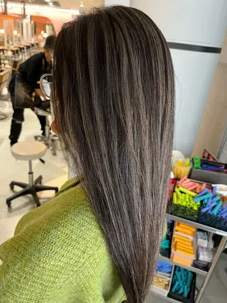 ロング カラー nameless髪質 改善ブリーチ心斎橋のヘアスタイル