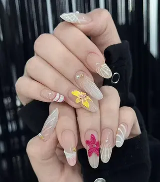 ネイル Oomiya 服部のネイルデザイン