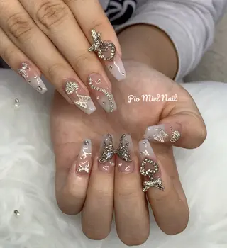 ミディアム Pio Mielのネイルデザイン
