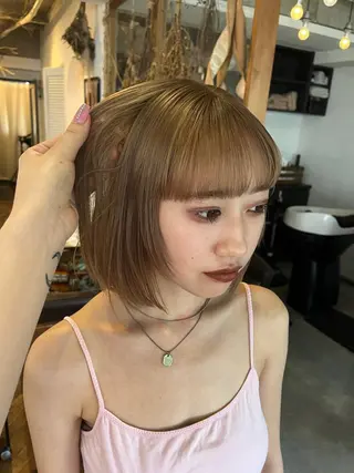 ミディアム カラー HOMIE TOKYO所属・sora / 渋谷 / ハイトーンのヘアスタイル