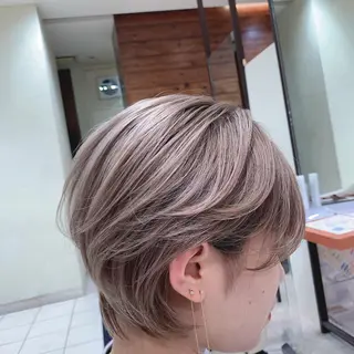 ショート MODEks eau 佐藤優志のヘアスタイル