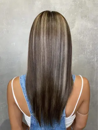 ロング ツバサ 髪質改善のヘアスタイル