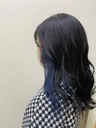 カラー 勝海 絢音のヘアスタイル