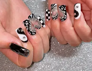 ネイル VIERU 🌈🎀💖のネイルデザイン