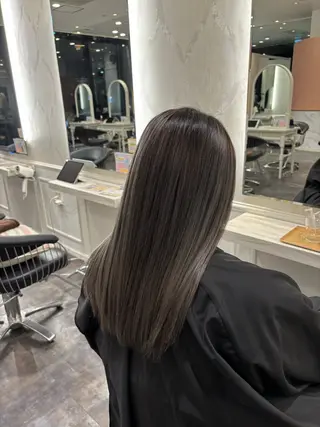 カラー 🌟心斎橋レイヤー 艶ハイトーン/ウルフのヘアスタイル