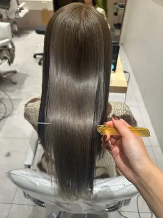 カラー 信太 佑茄のヘアスタイル