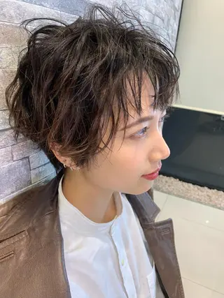 ショート graxi'    グラシー所属・ブリーチ/ハイトーン SERINAのヘアスタイル