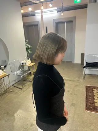 ショート カラー サワムラ ソナタのヘアスタイル