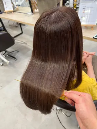セミロング 光を纏うツヤ感ロング Natsuki🤍のヘアスタイル