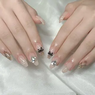 ネイル L'oeillet所属・L'oeillet HIBIKIのネイルデザイン