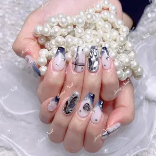 ネイル Queening 🦋のネイルデザイン