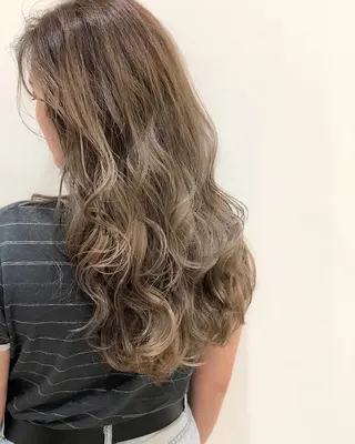 セミロング カラー due hair 京都駅前店 MILBON オージュア認定サロン【デューヘアー】所属・ハイトーンブリーチ 土坂　由志【京都】のヘアスタイル