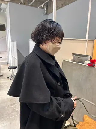 ショート パーマ 津葉井 麗奈のヘアスタイル