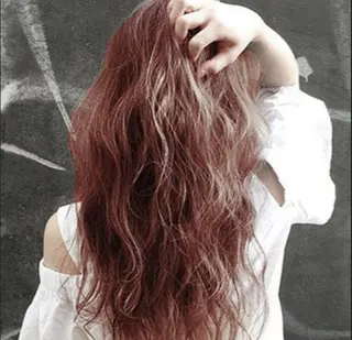 ロング カラー パーマ ヘアアレンジ 大阪レミーエクステ チビ編み込みのヘアスタイル