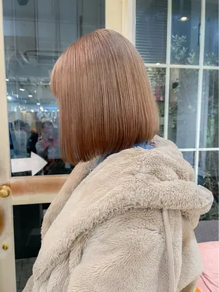 ミディアム ボブ ブリーチ/miinaのヘアスタイル