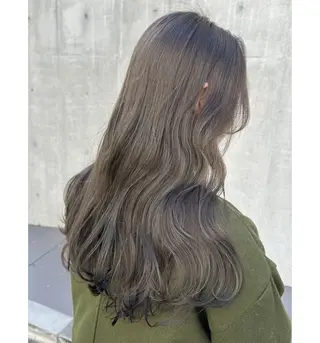 ロング カラー 透明感Color🩶 髪質改善 ユウナ🦋のヘアスタイル