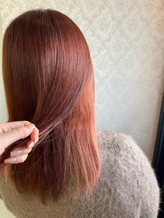 セミロング カラー ヒヨシ ルナのヘアスタイル