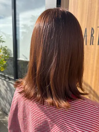 ミディアム カラー 小澤 璃奈のヘアスタイル