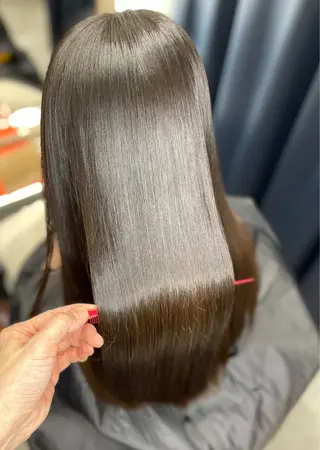 ロング 髪質改善・縮毛矯正専門店　美容室イリス所属・髪質改善・縮毛矯正 美容室iris.のヘアスタイル