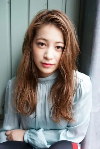 ロング 加藤 あやみのヘアスタイル