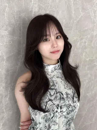 ロング 🎗️comoda 神戸三宮 髪質改善のヘアスタイル