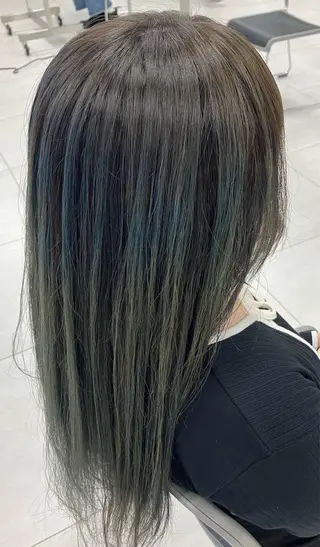 ロング 平川 かなこのヘアスタイル