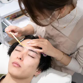 メンズ アイブロウ メンズ眉毛専門 みさ 指名料1000円の眉毛・アイブロウイメージ