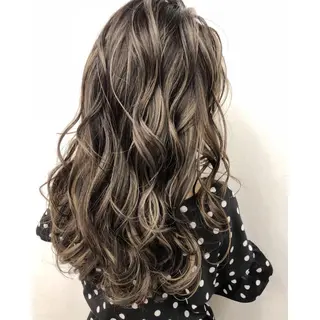 ロング カラー ヘアアレンジ シアーベージュニスト 🥣大石亜里紗のヘアスタイル