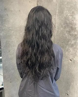 セミロング パーマ 佐伯 和佳のヘアスタイル