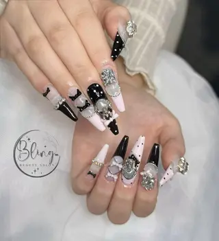 ロング Bling Salonのネイルデザイン